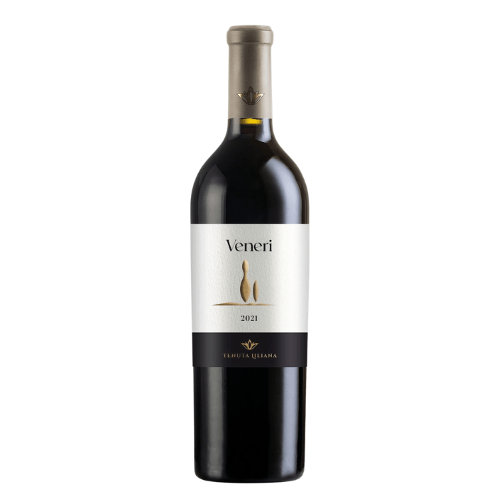 Organic Cabernet Sauvignon Salento Rosso bottle from Tenuta Liliana, vintage 2021, featuring an elegant design.